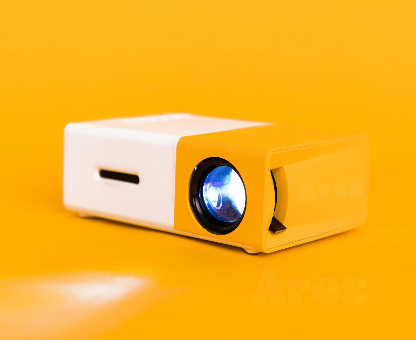 Ultra HD Mini Projector - PricesRgreat